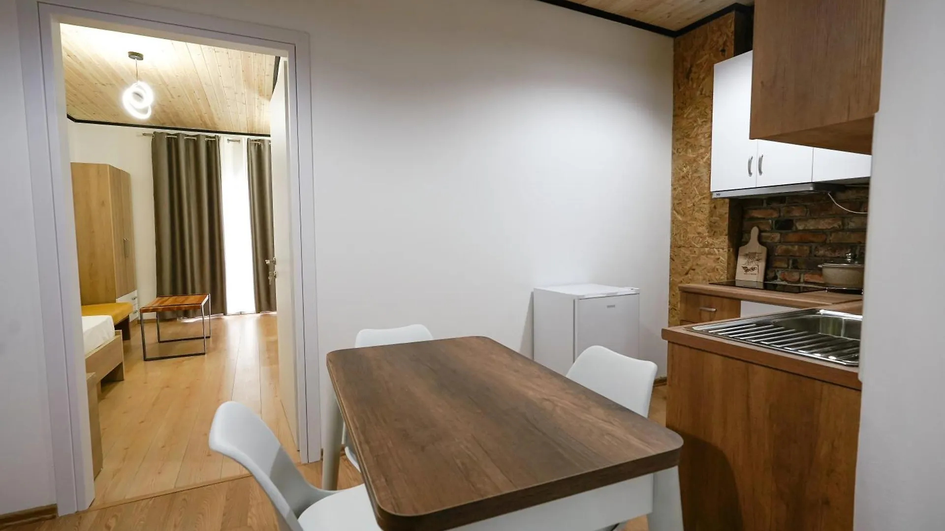 Ora Apartment Gjirokastër 0*,